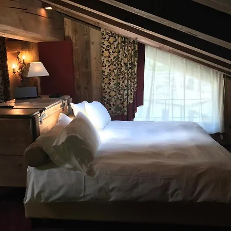 Relais Du Chateau Blanc 4*