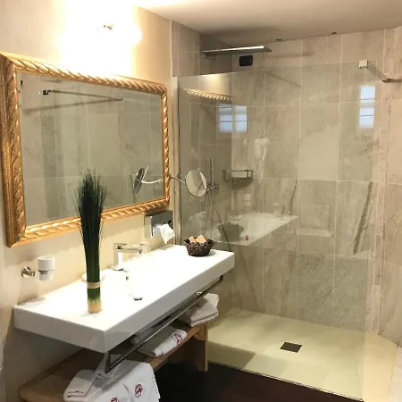 Relais Du Chateau Blanc Hotel La Thuile