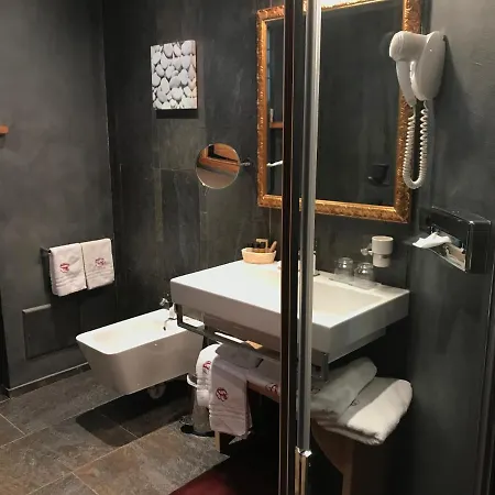 Relais Du Chateau Blanc 4*