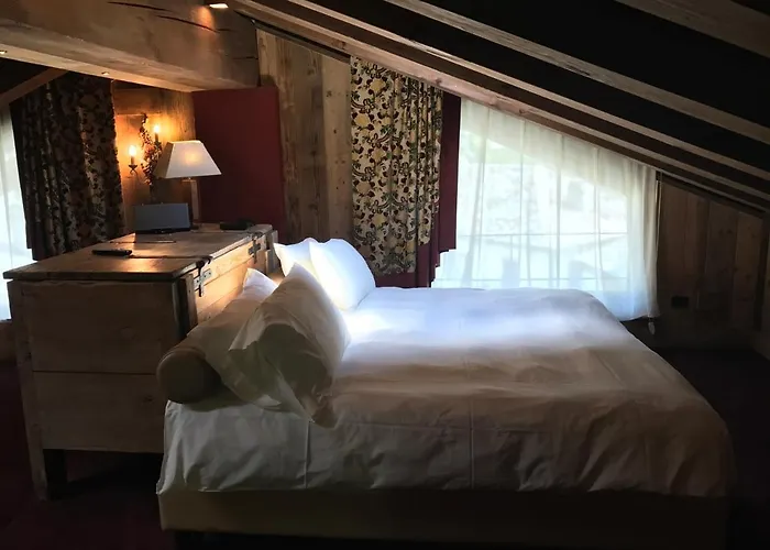 Relais Du Chateau Blanc 4*