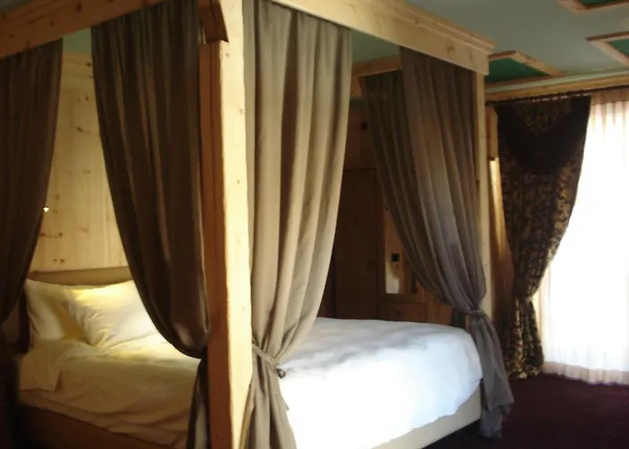 Relais Du Chateau Blanc 酒店 4*