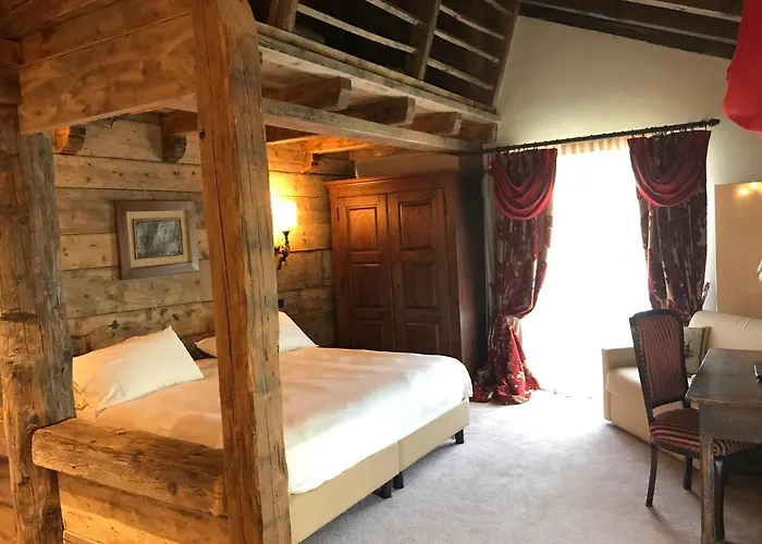 Relais Du Chateau Blanc Hotel