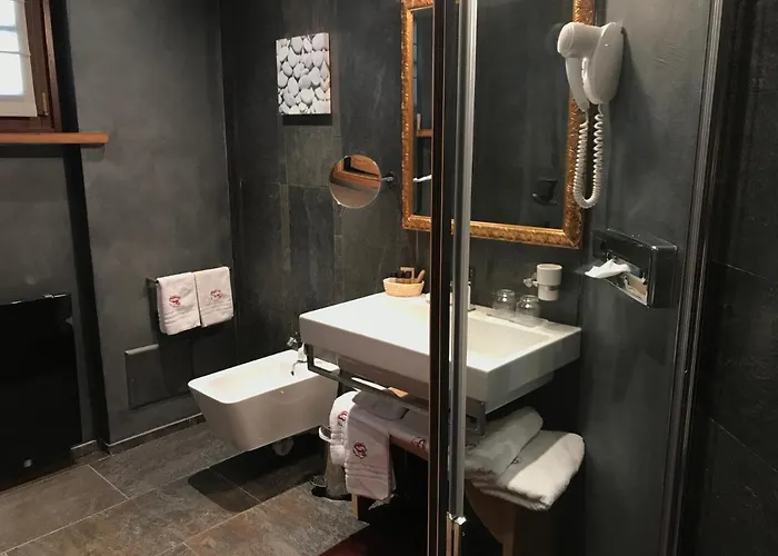 Relais Du Chateau Blanc 4*